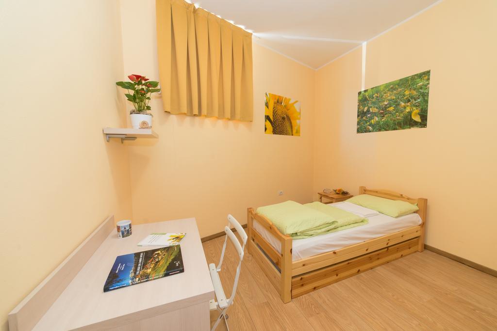 Hostel L'Ost - Ostello Di Grumes Εξωτερικό φωτογραφία